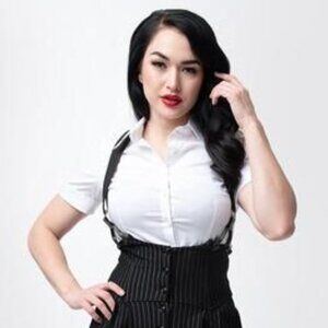 Unique Vintage White Collared Short Sleeve Button Up Blouse